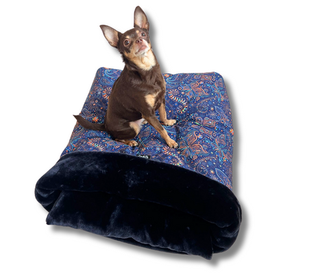 Royal - Softshell dog sleeping bag with stable base &amp; cushion / Base size 40cm x 22cm / 47cm high