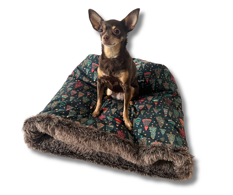 Christmas - lined softshell dog sleeping bag with sturdy base &amp; cushion / base size 40cm x 22cm / 47cm high